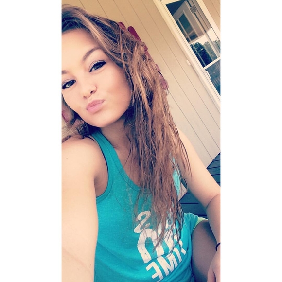 Meet your Posher, Jessica - Picture 1 of 1